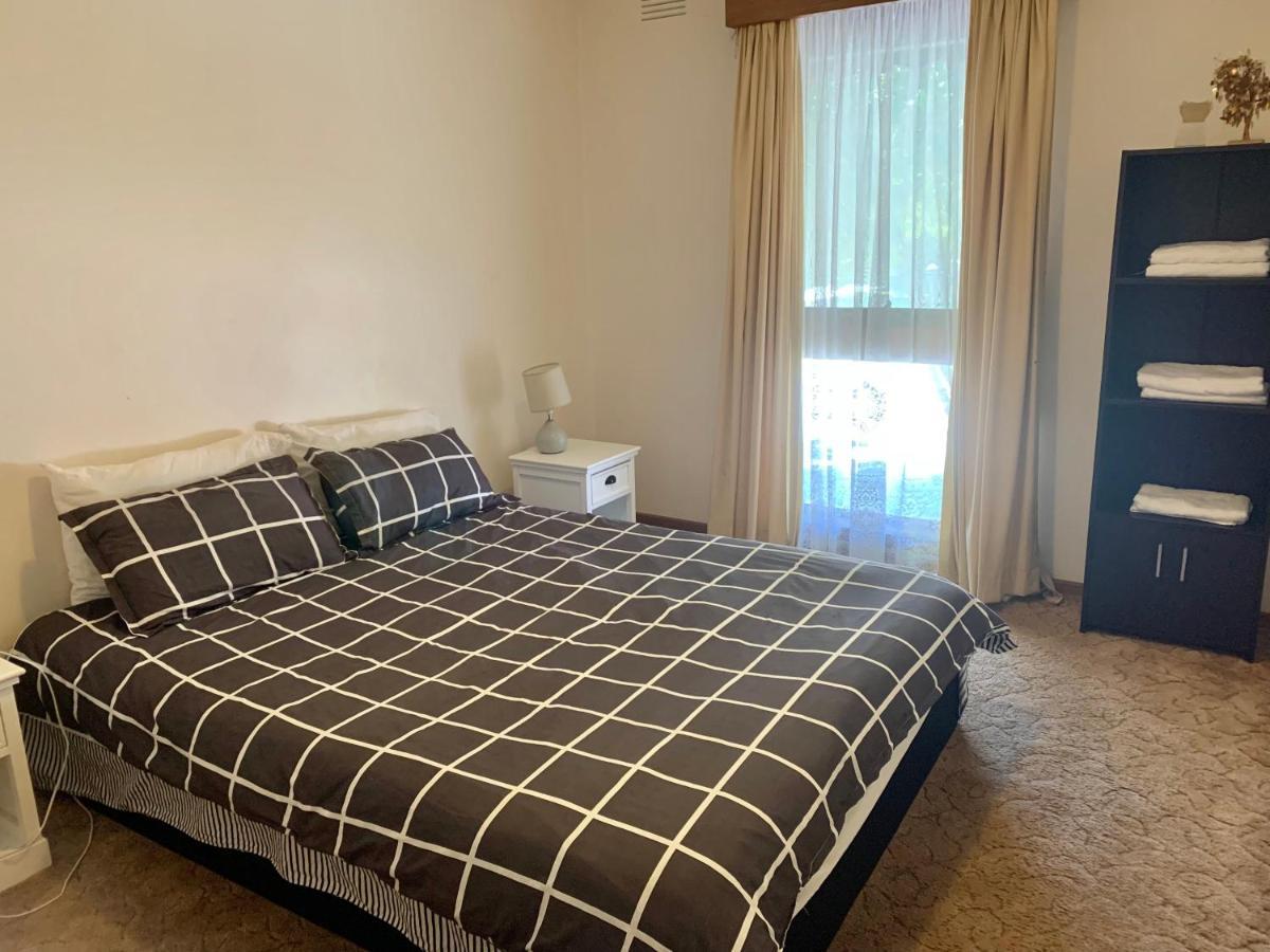 Golden House Apartamento Springvale Exterior foto